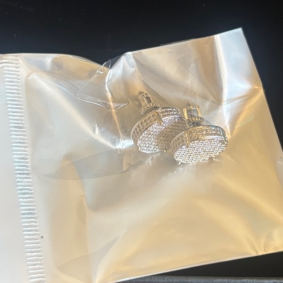 Silver Tone Jewelry Set - Picture 4 of 5